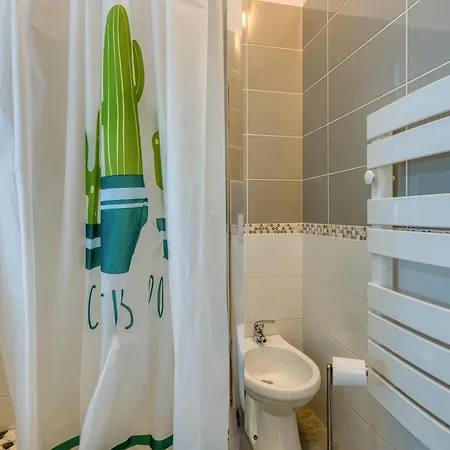 Two Levels In Historical Building - Happy Appartamento Mentone