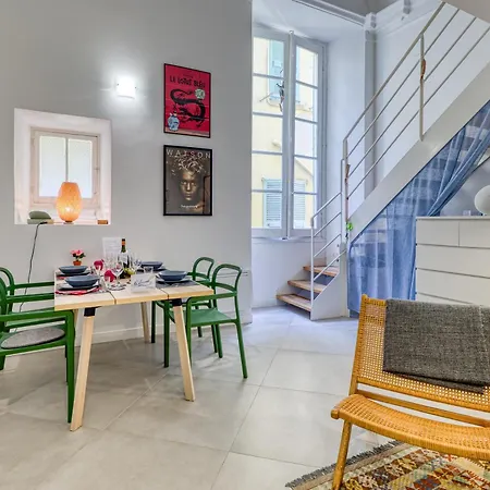Two Levels In Historical Building - Happy Appartamento Mentone