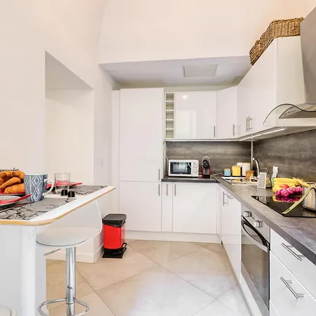 Two Levels In Historical Building - Happy Apartamento Menton