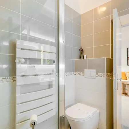 Two Levels In Historical Building - Happy Apartmán Menton