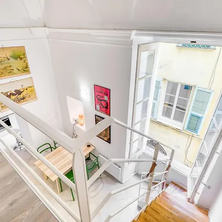 Two Levels In Historical Building - Happy Menton